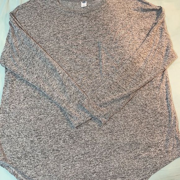 Old Navy Long Sleeve Pocket Tee Size L - Picture 2 of 3